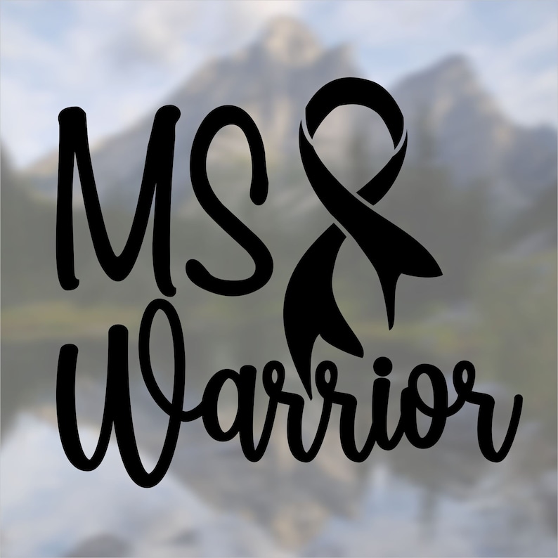 Puede incluir: Dise&ntilde;o gr&aacute;fico en blanco y negro con el texto "MS Warrior" y una cinta negra.