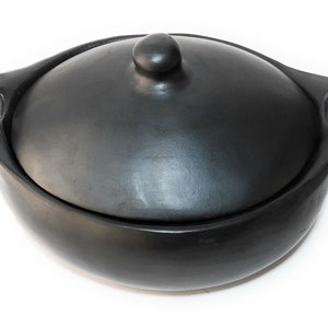 clay pot for cooking with Lid earthenware cooking pot  2.5 liters soup pot Casserole Unglazed Black Organic Handmade La Chamba Kitchen Gift