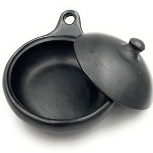 Saute Pan Casserole with Lid Saucepan Black Clay Diameter 9 " Sauce Pan Cooker Pan Fraying Pan Unglazed La Chamba Colombia Eco-Friendly