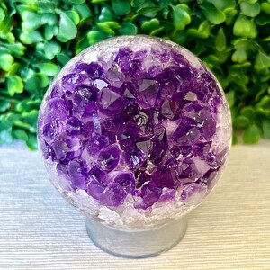 AMETHYST SPHERE - With its Powerful All Round Healing Abilities, It Is One Of The Most Popular Healing Crystals Today.