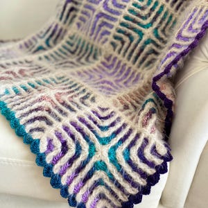 Hand Knitted Granny Square Blanket: Colorful Geometric Crochet Throw (100x110 cm)