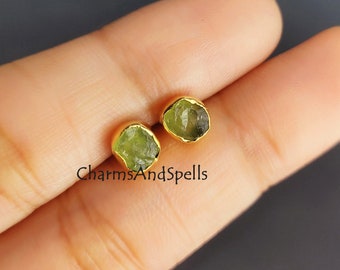 Tiny Raw Peridot Earrings, Gold Plated Earrings, Peridot Jewelry, Raw Crystal Earrings, Stud Earrings, Raw Stone Earring, August Birthstone