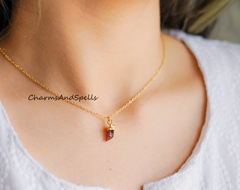 Raw Garnet Necklace, Raw Crystal Necklace, Rough Stone Necklace, Red Garnet Pendant, Gold Plated Jewelry, Gemstone Pendant, Nugget Necklace