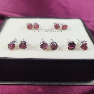 Pendientes de turmalina en bruto, joyas de turmalina rosa, pendientes chapados en plata, piedra natal de octubre, regalo para ella, pendientes de cristal en bruto