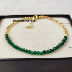 Minimalist Emerald Bracelet - Green Stone Dainty Bracelet- Healing Crystal Yoga Bracelet - Spiritual Protection May Birthstone Gift
