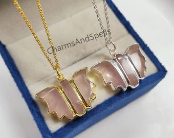 Collana con ciondolo a forma di pipistrello in nero su catena Collana con ciondolo a forma di pipistrello in nero su catena