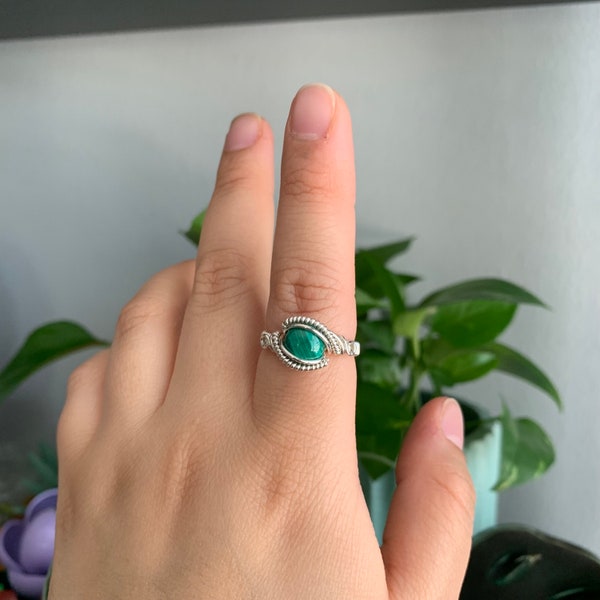 8 Malachite gemstone wrapped in sterling silver wire ring
