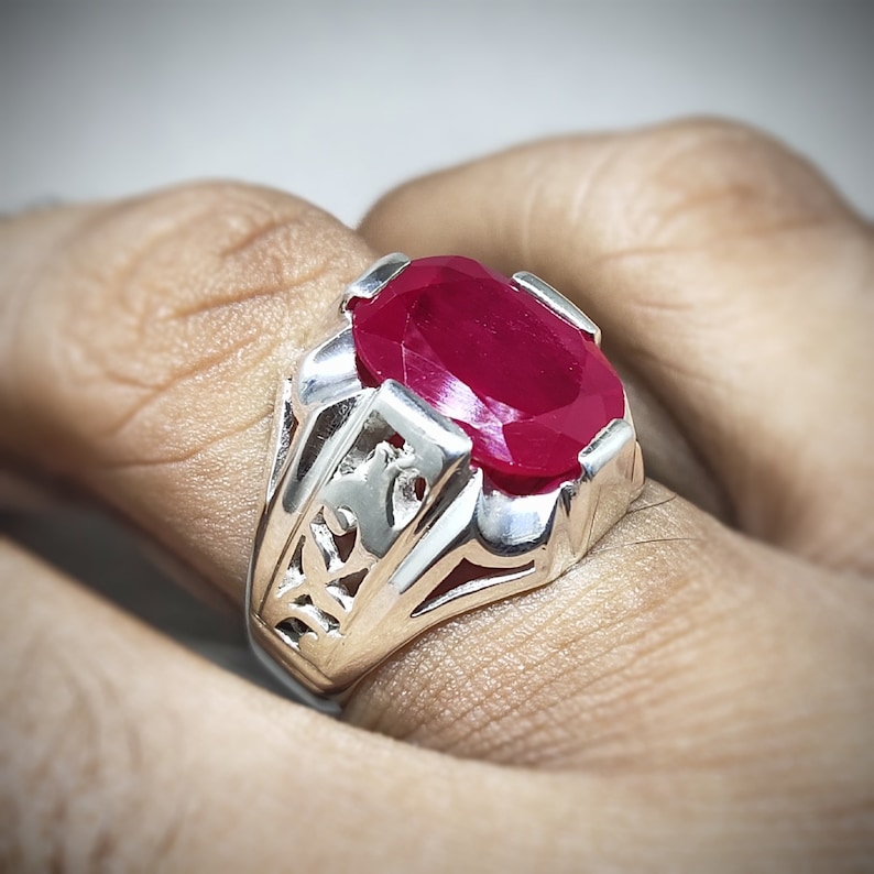 Fancy Fashionable 6 Carat Blood Red Ruby Ring Eye-Catching lightweight Silver Ring Fancy Ruby Ring Fashionable Pure Silver Handmade Ring