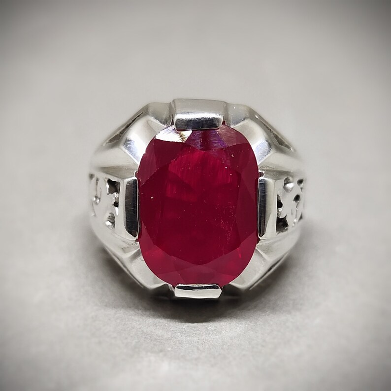 Fancy Fashionable 6 Carat Blood Red Ruby Ring Eye-Catching lightweight Silver Ring Fancy Ruby Ring Fashionable Pure Silver Handmade Ring