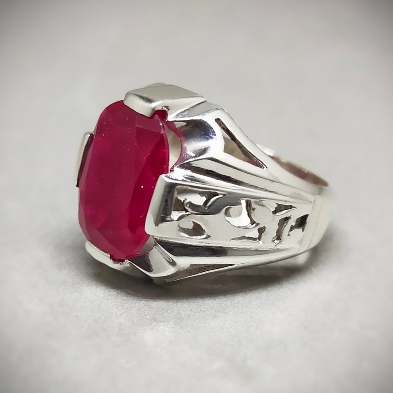 Fancy Fashionable 6 Carat Blood Red Ruby Ring Eye-Catching lightweight Silver Ring Fancy Ruby Ring Fashionable Pure Silver Handmade Ring