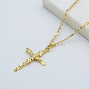 375 - 9ct Yellow Gold Crucufix Pendant | Medium Religious Cross Necklace | 18&quot; Singapore Chain | Brand New Gift Boxed