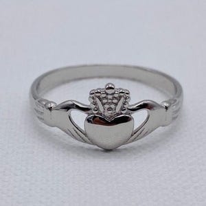 925 Sterling Silver Ladies Claddagh Ring | Irish Style Plain Claddagh Ring For Women | Brand New All Sizes Available