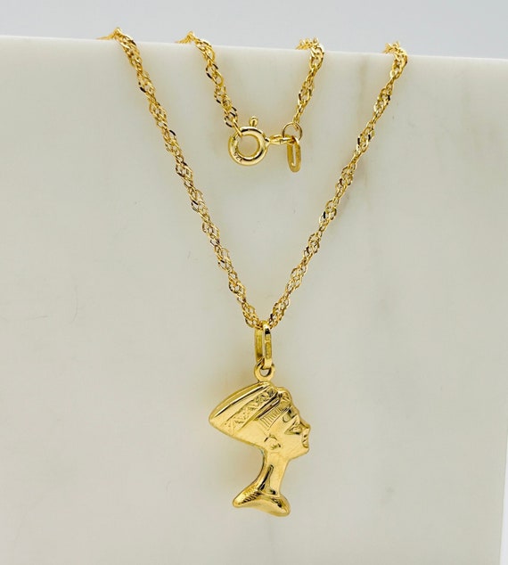 14k Yellow Gold Nefertiti Profile with Filigree Pendant 14k Yellow Gold Nefertiti Profile with Filigree Pendant