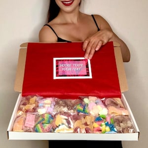 Bonbonnière personnalisable - Gravée « Les gourmandises de » - Candy Mix -  Cadeau d'anniversaire : : Cuisine et Maison