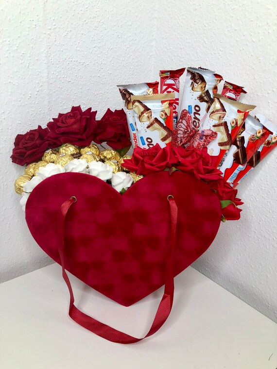 Le Coffret Coeur de Roses Rouges et Ferrero Rocher « Profonde affection »
