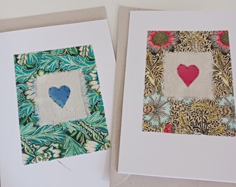 William Morris Fabric Set de 2 tarjetas cosidas a mano con corazones pintados a mano