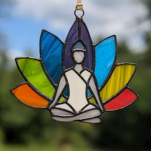 Glas-in-lood sucatcher, home decor yoga, lotusbloem, spirituele home decor, meditatie