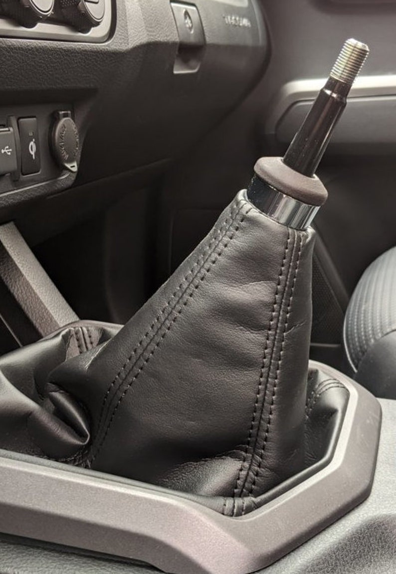 Shift Boot Collar Cap