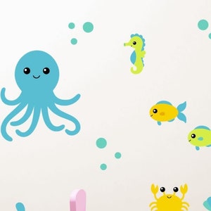 Ocean Friends Wall Decal - Octopus, Fish, Turtle, Seahorse, Aquarium Fun Vinyl Wall Sticker for Boys and Girls Kids Rooms and Nurseries