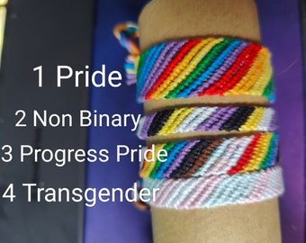 Pride-Armband geknüpft