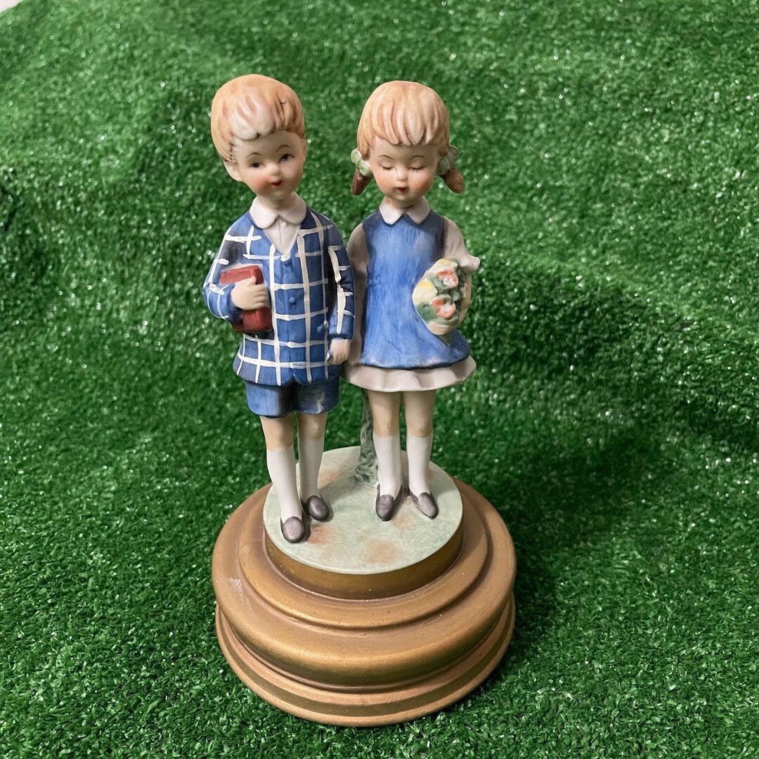 Schmid Figurine Boy & Girl Sculpture Vintage Japan Porcelain Music Box