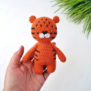 Tiger small crochet animal toy, Baby first toy, Jungle animal toy for toddler, First birthday gift, Organic baby toys