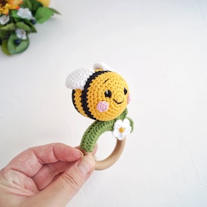 Crochet bee baby toy on wooden ring, Honey bee baby shower gift, Neutral baby gift for mom to be