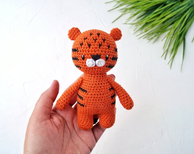 Tiger small crochet animal toy, Baby first toy, Jungle animal toy for toddler, First birthday gift, Organic baby toys