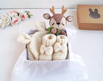 Reindeer baby girl gift box with deer toy, beige hand knit baby bonnet and booties, Woodland baby shower gift set
