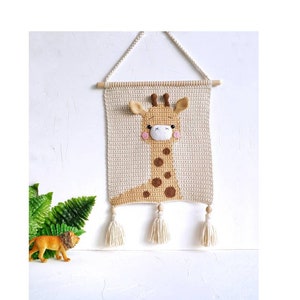 Giraffe crochet wall hanging for nursery, Safari wall decor for kids room, Jungle animal wall tapestry