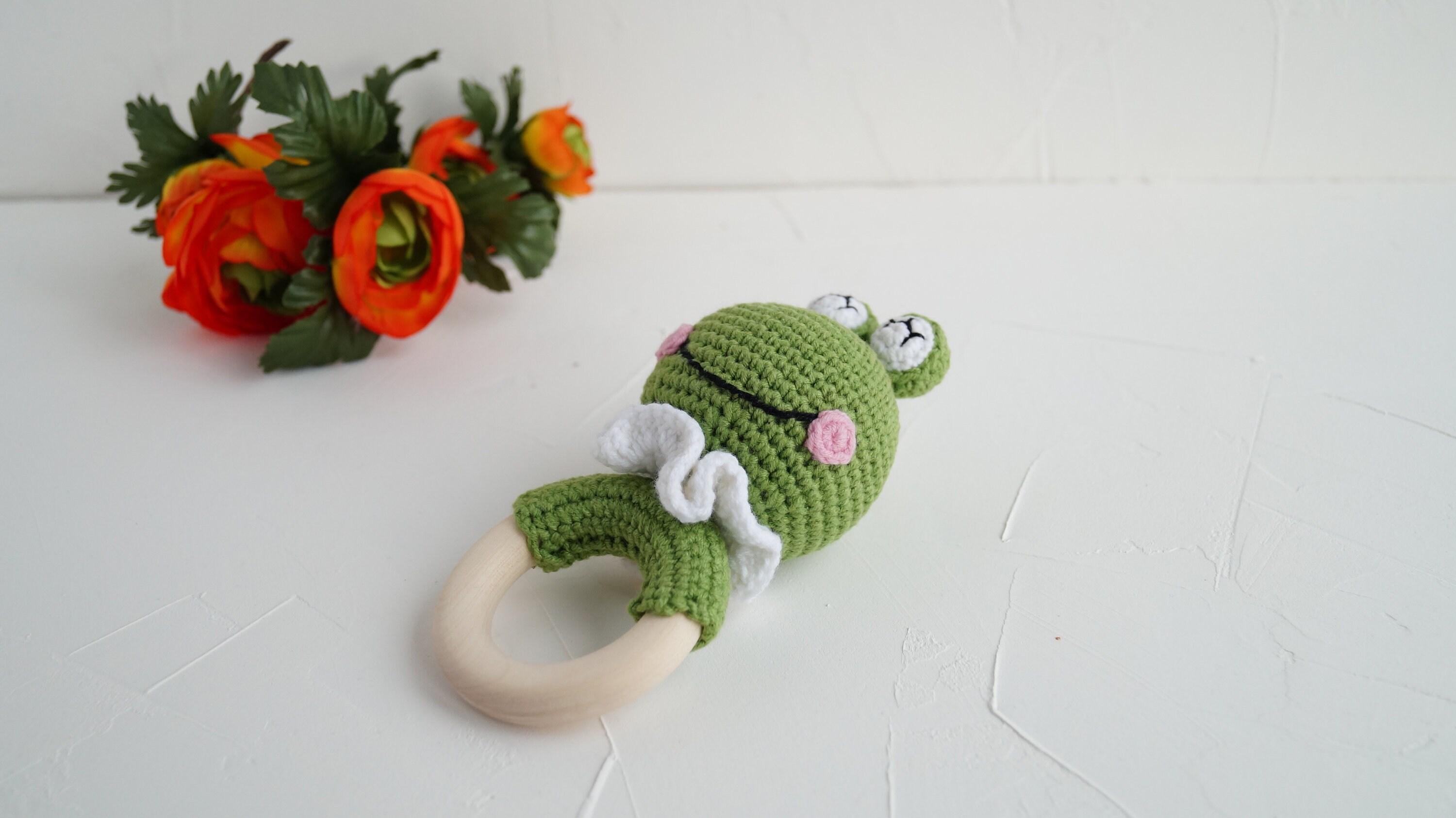 Frog Baby Toy on Wood Ring, Baby First Toy, Greenery Baby Shower