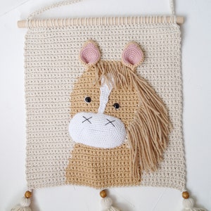 Horse crochet wall hanging for nursery room Cotton wall decor for bedroom Nursery farm animal wall tapestry for Kids room Farmhouse wall art Coockie beige