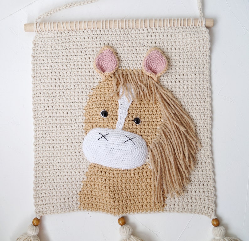 Horse crochet wall hanging for nursery room Cotton wall decor for bedroom Nursery farm animal wall tapestry for Kids room Farmhouse wall art Coockie beige