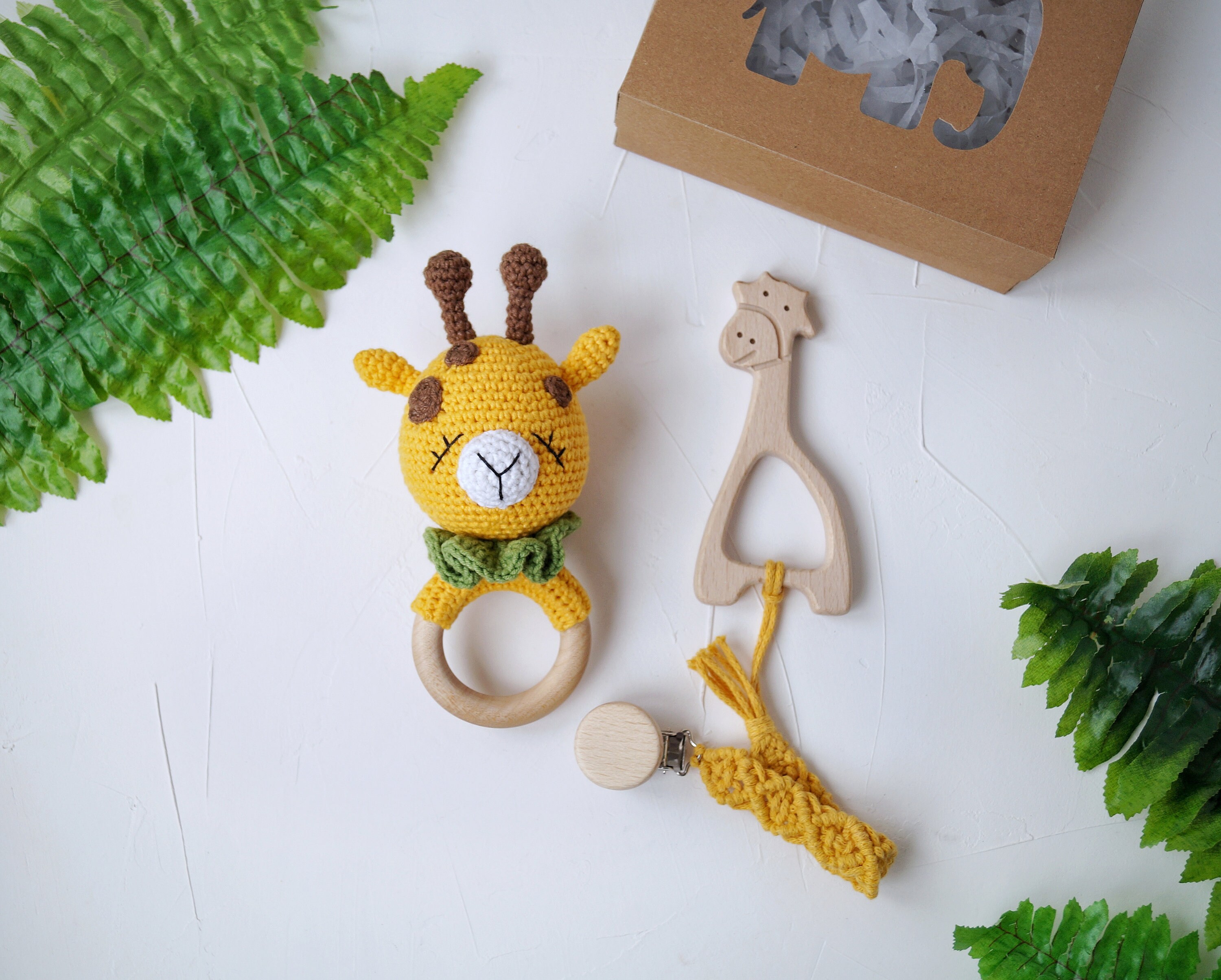 Giraffe baby gift box Gender neutral pregnancy announcement Etsy