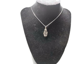 Vtg New 70s Silver Tone Virgin And Child Made in Rome Necklace