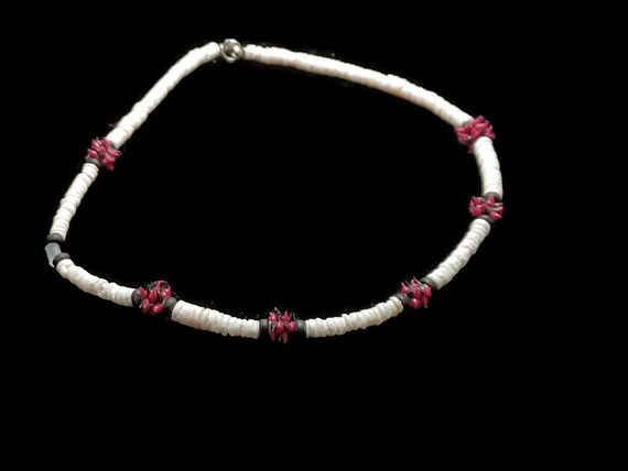 Vtg 90s White, Black, And Red Puka Bead Necklace - image 1