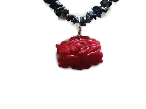 Vtg 80s Black Onyx And Carved Red Jade Necklace - image 2