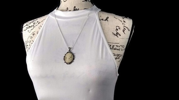 Vtg 90s cameo Necklace, Silvertone - image 1