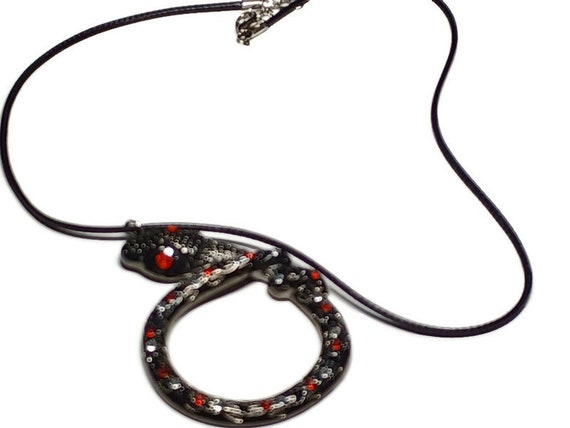 Vtg 90s Black And Rd Coiled Snake Necklace - image 3