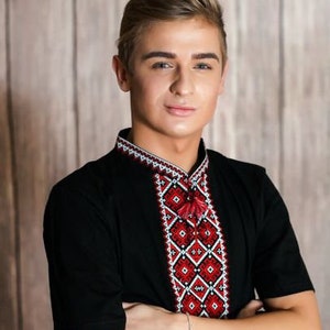 Men's Ukrainian T-shirt with embroidered ornament, ethnic T-shirt. Folk style. Made in Ukraine.