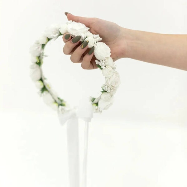 Ukrainian white hoop. Wedding. Ukrainian vinok Ukrainian gift. Ukrainian vinok for a girl. Flower crown. White roses. Headpiece for women.