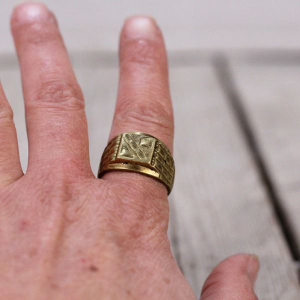 Vintage Brass Ring Carved Ring circa 1950s US Size 11