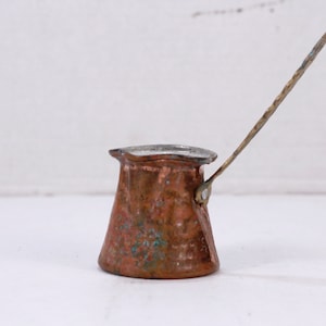 Cafetière arabe turque antique, martelé à la main, Jezve en cuivre, Cezve