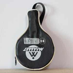 Vintage träbordtennisracket, Nishava-paddel i originalfodral