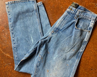 90's Vintage Men's Paint Splattered Jeans - 32" x 34" - Usado en Just Right, Denim Desteñido y Suave, Grunge, Artista, Medio Lavado