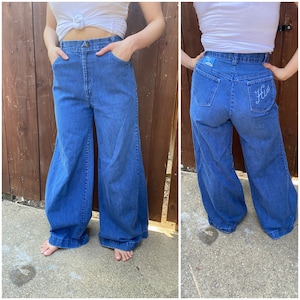 70’s Vintage Wide Leg Bell Bottoms - Size 4 / 28” Waist - ICONIC 1970s Bells, h.i.s jeans, Perfectly Worn in Denim High Waisted, Embroidered
