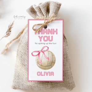 Strandvolleyball Geburtstagsparty Geschenkanhänger Digitale Vorlage | Pink Bow Sportspiel bearbeitbarer Loot Taschenanhänger | Girl Ball Sport DIY Dankeschön Karte