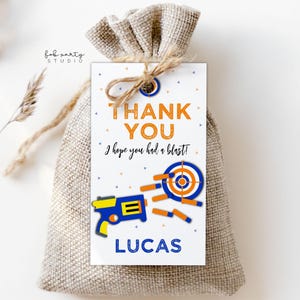 Modello digitale per etichetta bomboniera per festa di compleanno con pistola a freccette / Etichetta per borsa bottino modificabile per Boy Dart Wars / Biglietto di ringraziamento stampabile fai da te con pistola giocattolo per bambini