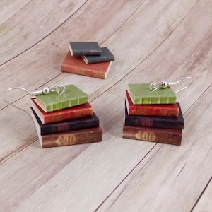 Antik-Buchstapel Ohrringe/Ohrschmuck "Big Old Dark"/Buch Schmuck/Kawai/Papier Hängeohrringe/Bücherfreund/Tiny/Mini/Papier Schmuck/Paper Art/