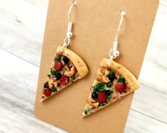 Pendientes "Pizza Pieces" de plastilina/Comida en miniatura/Pendientes con motivos/Bollería kawaii/Tiny & Cute/Divertido/idea de regalo inusual